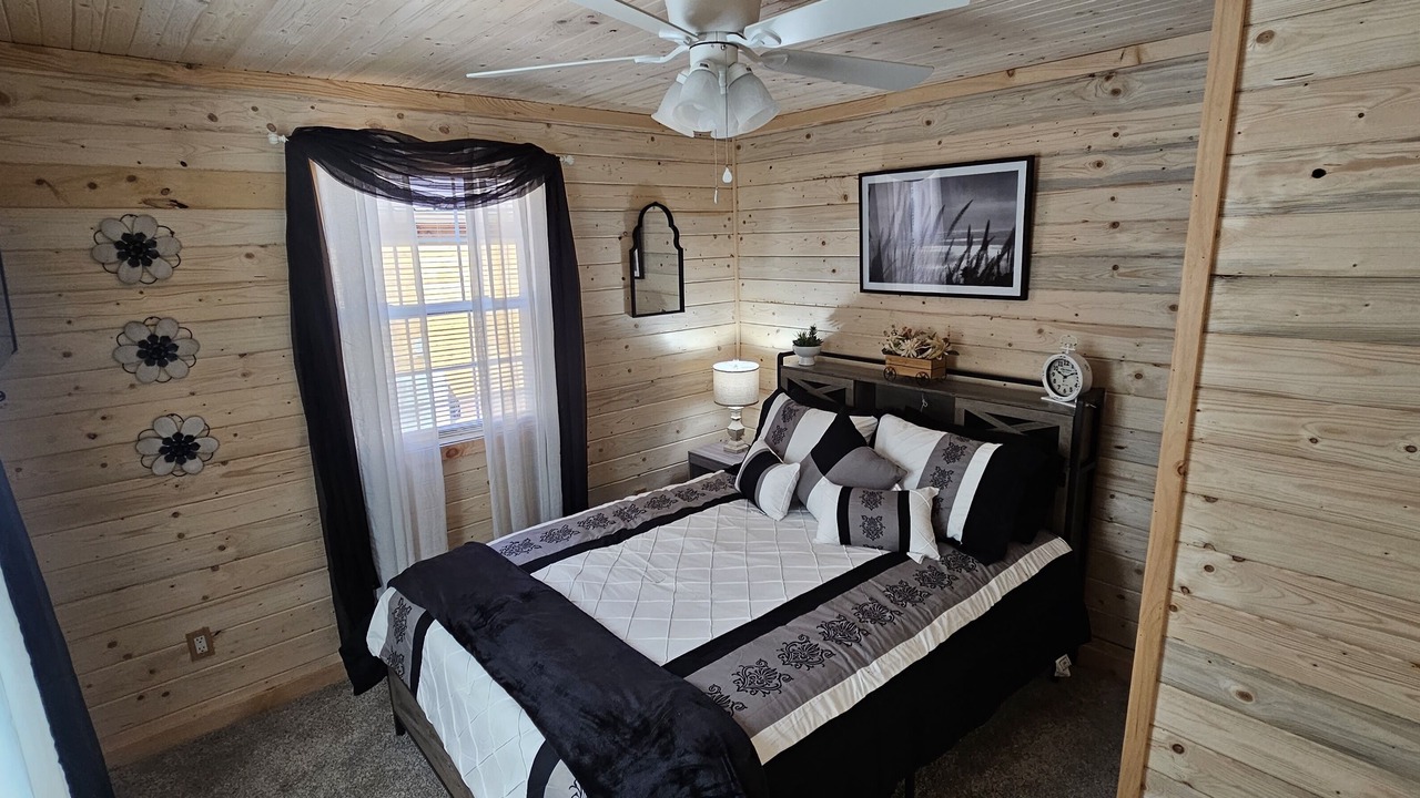 Photo of Bedroom in Tunnel Hill