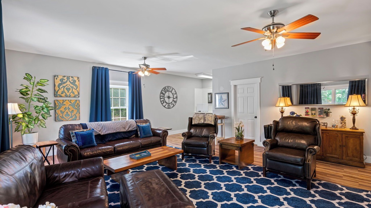 Photo of Livingroom in Front Royal