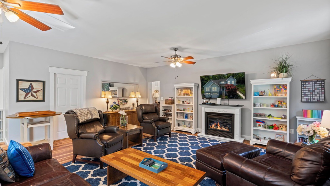 Photo of Livingroom in Front Royal