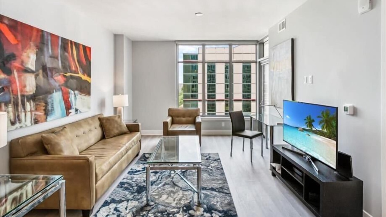 Photo of Bedroom in Woodmont Triangle