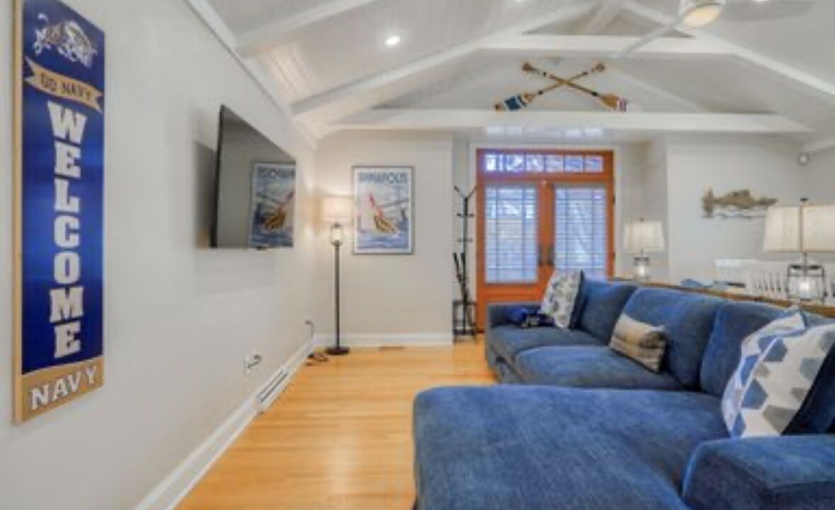 Photo of Livingroom in Eastport