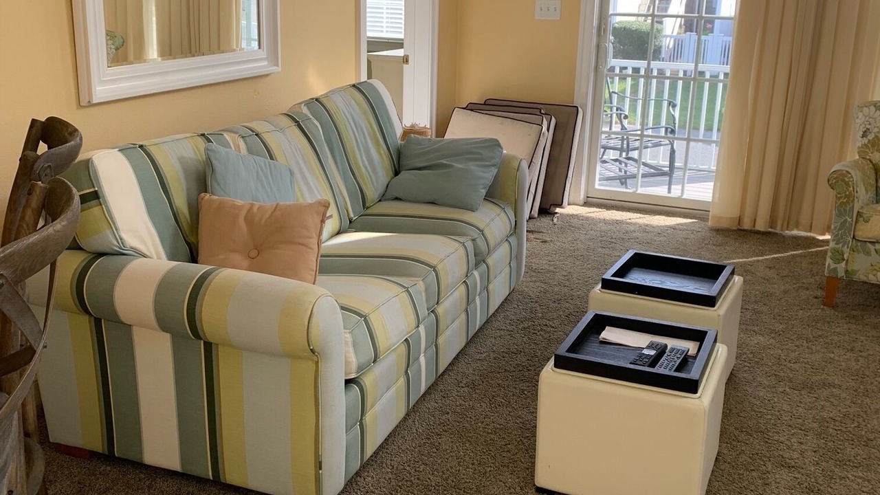 Photo of Livingroom in Bayside