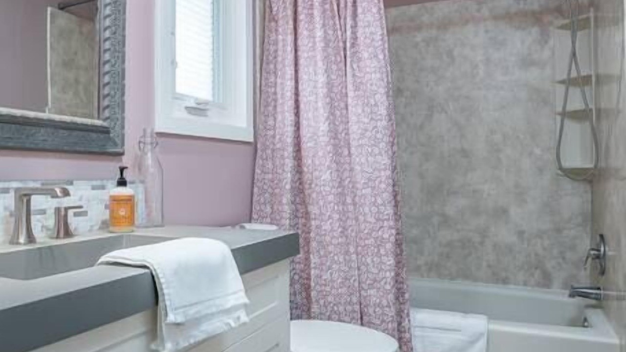 Photo of Bathroom in Eldridge