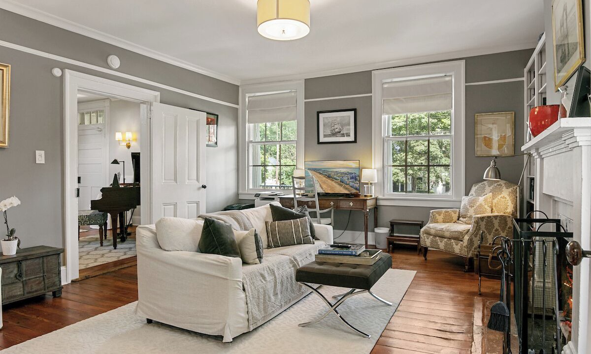 Photo of Livingroom in Upperville