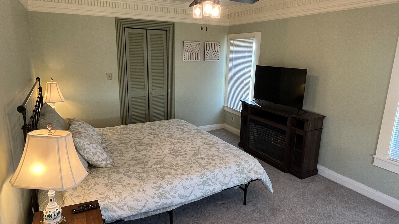 Photo of Bedroom in Kaneville