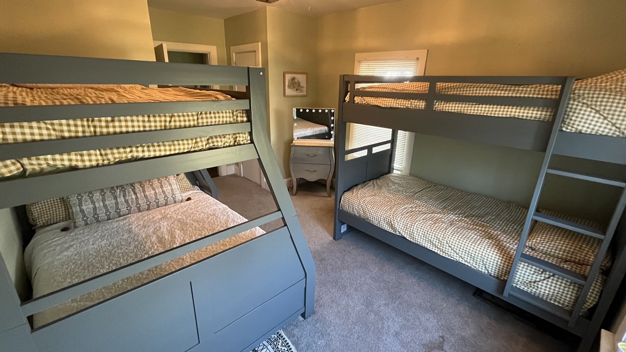 Photo of Bedroom in Kaneville