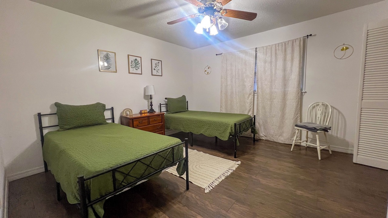 Photo of Bedroom in Rainbow City