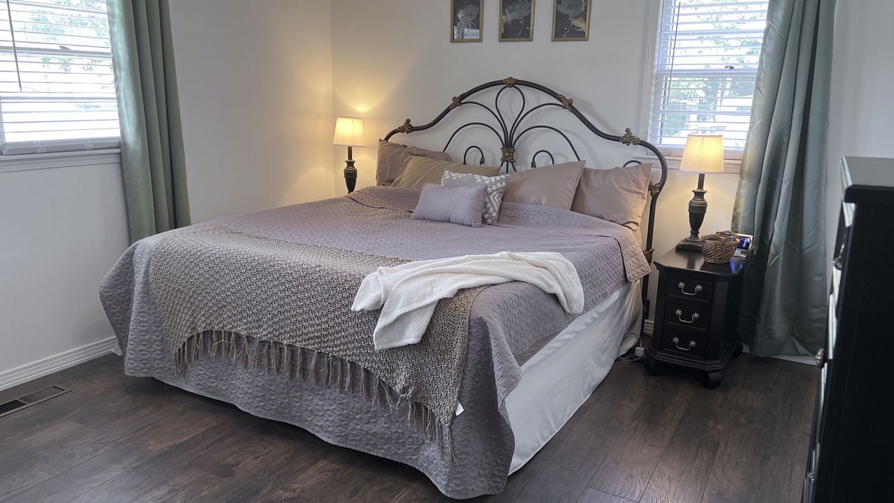 Photo of Bedroom in Rainbow City
