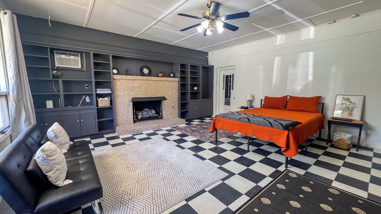Photo of Bedroom in Rainbow City