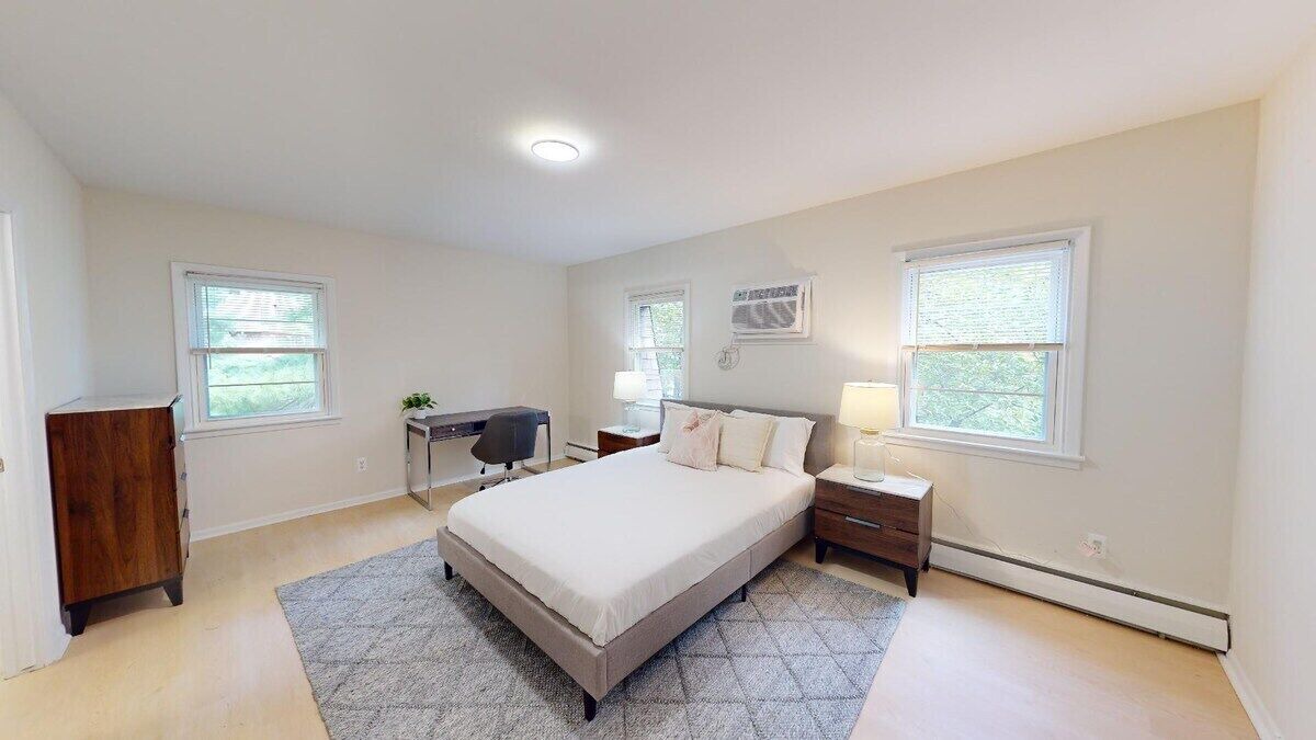Photo of Bedroom in Newark