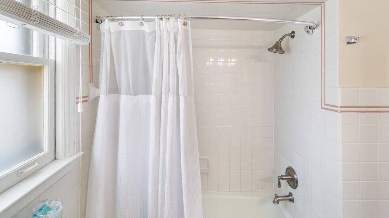 Photo of Bathroom in Russell