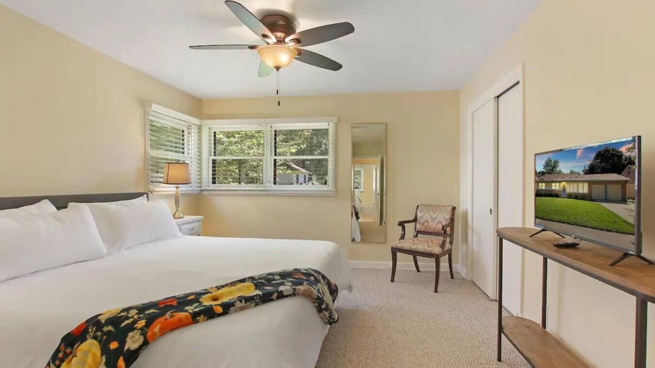 Photo of Bedroom in Russell