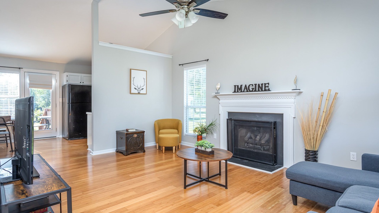 Photo of Livingroom in Youngsville