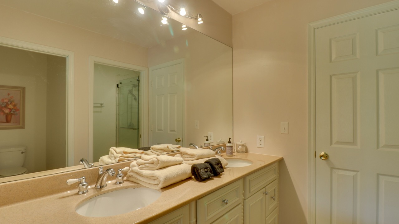 Photo of Bathroom in Oakpark