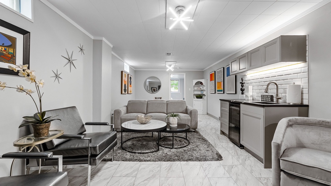 Photo of Livingroom in University Heights