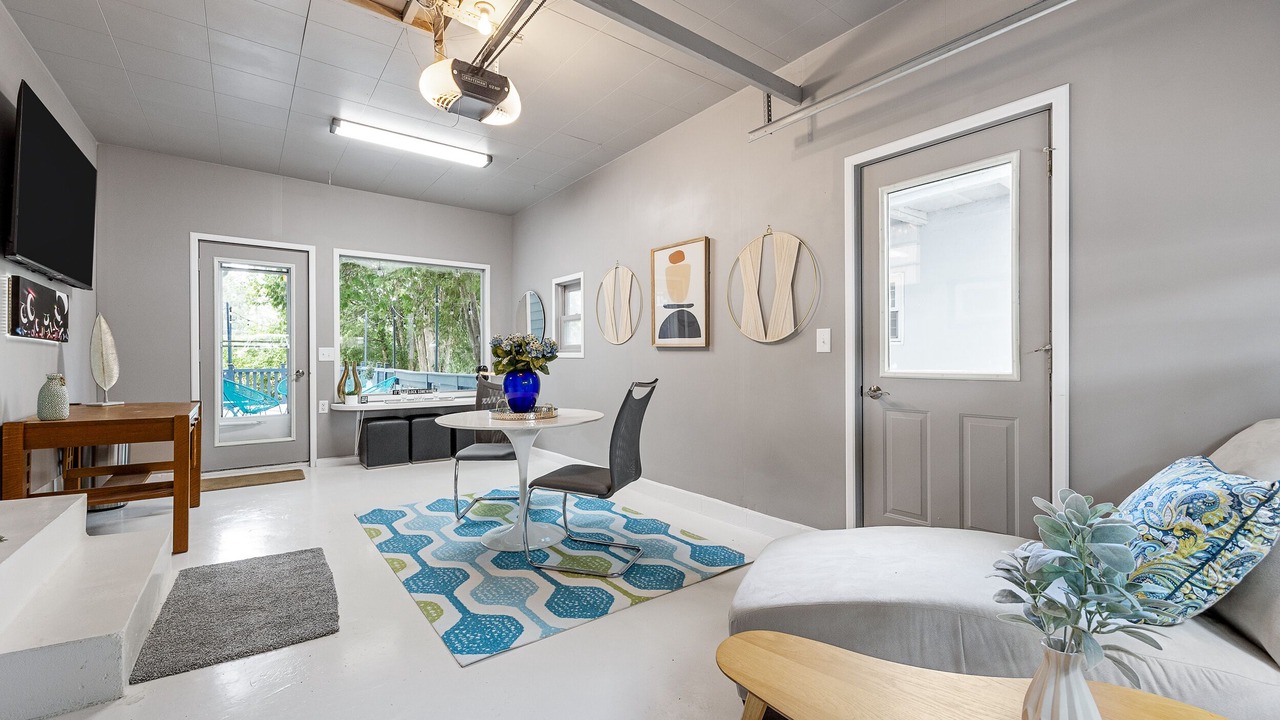 Photo of Livingroom in University Heights