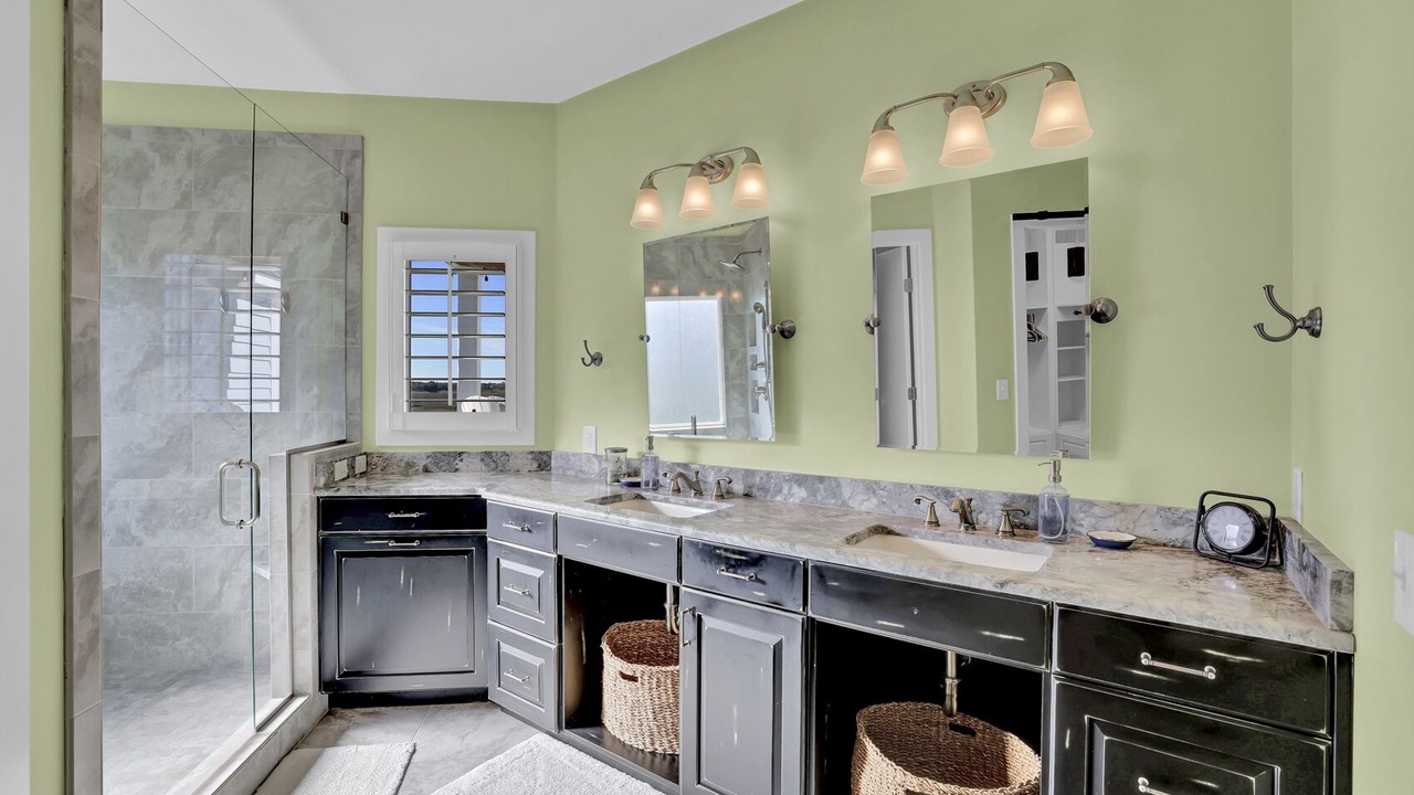 Photo of Bathroom in Shell Island