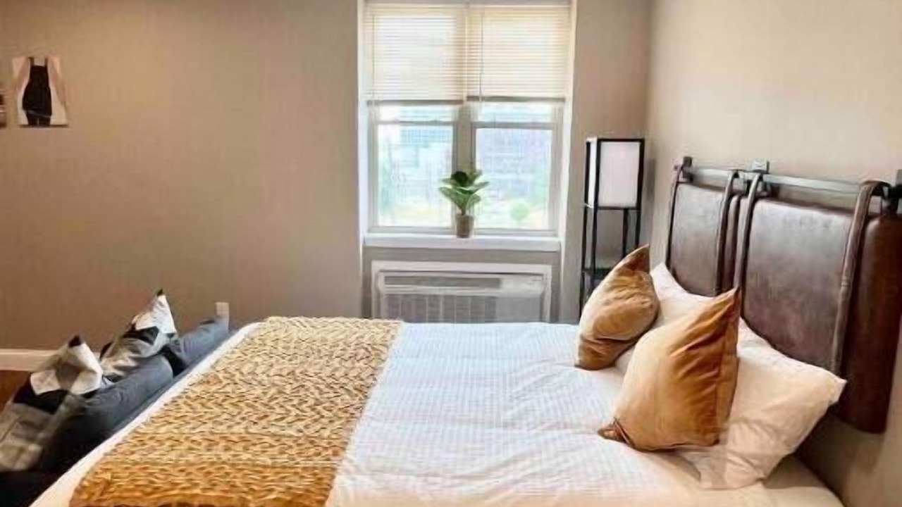 Photo of Bedroom in Logan Square