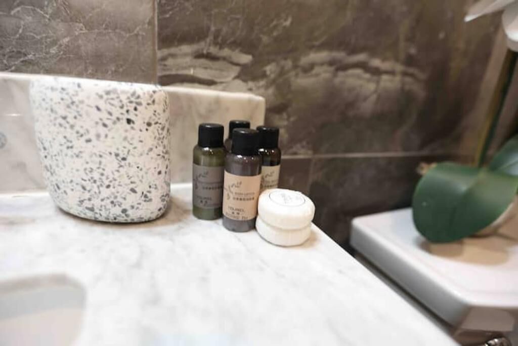 Photo of Bathroom in Logan Square
