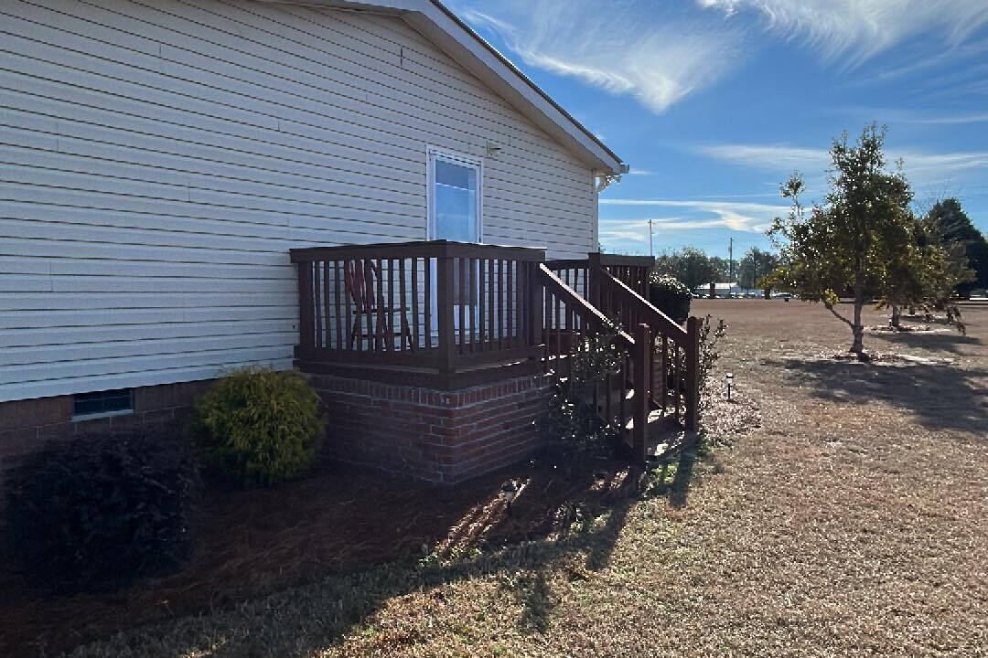 Photo of Outdoor in Lydia
