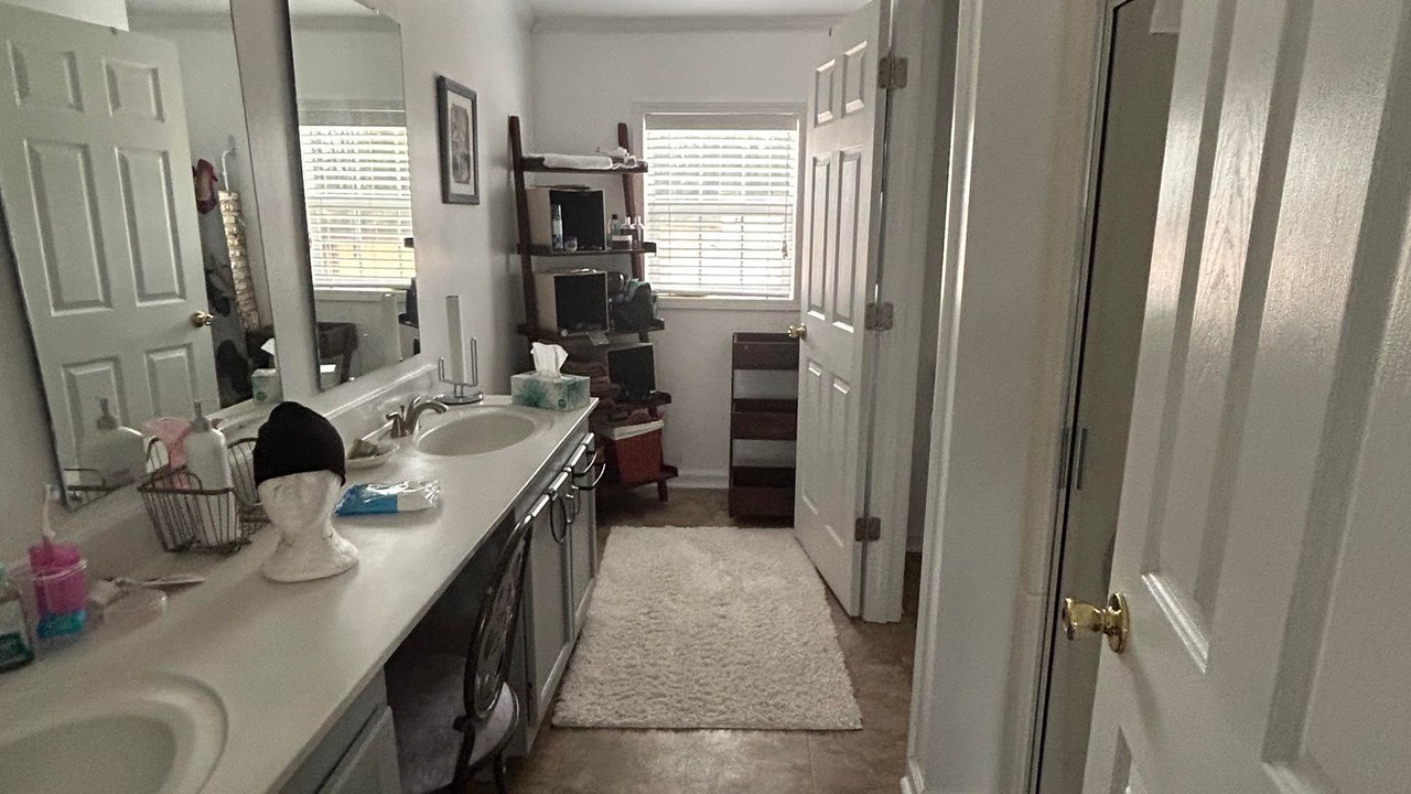 Photo of Bathroom in Lydia