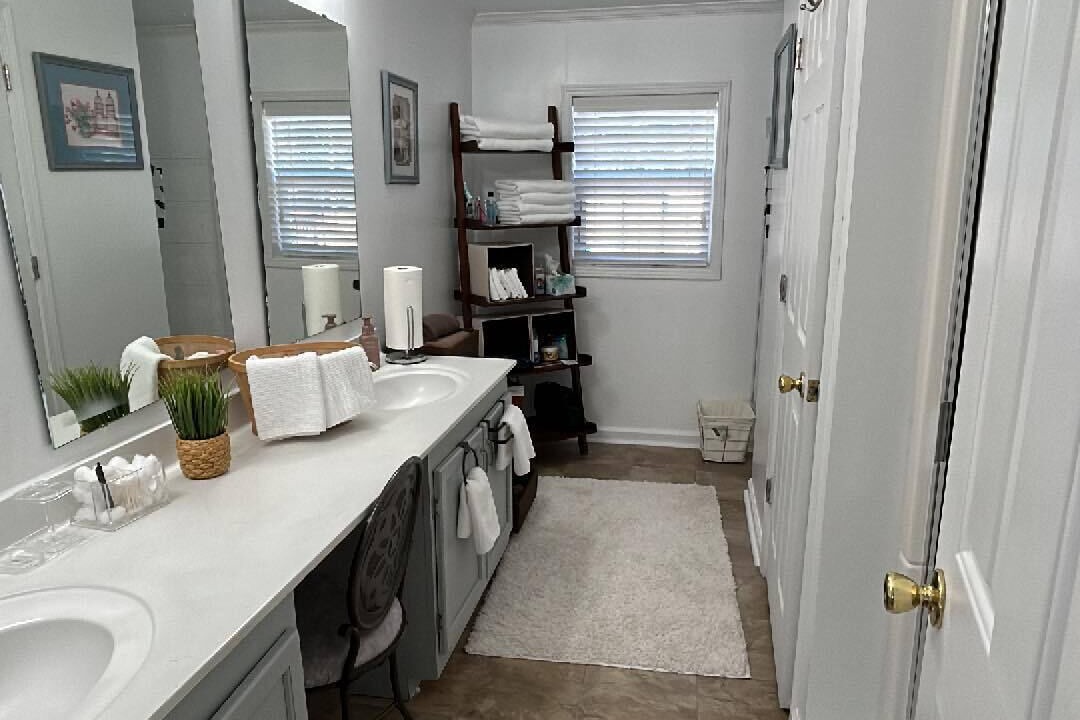 Photo of Bathroom in Lydia