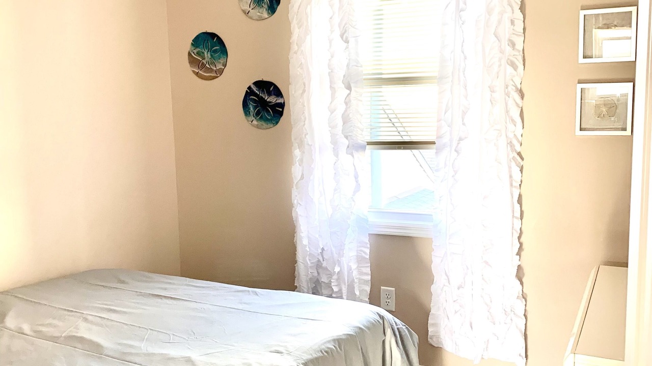 Photo of Bedroom in Seaside Heights