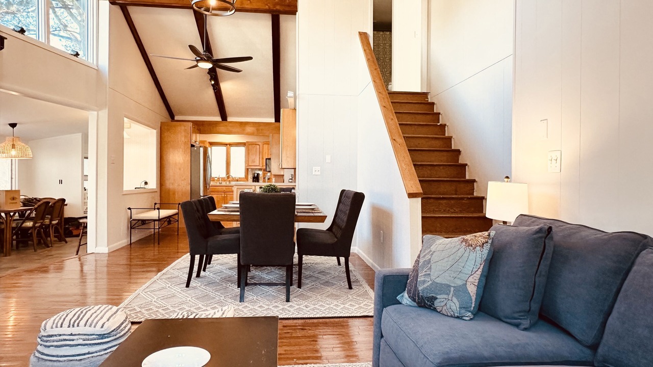 Photo of Livingroom in Country Club Estates