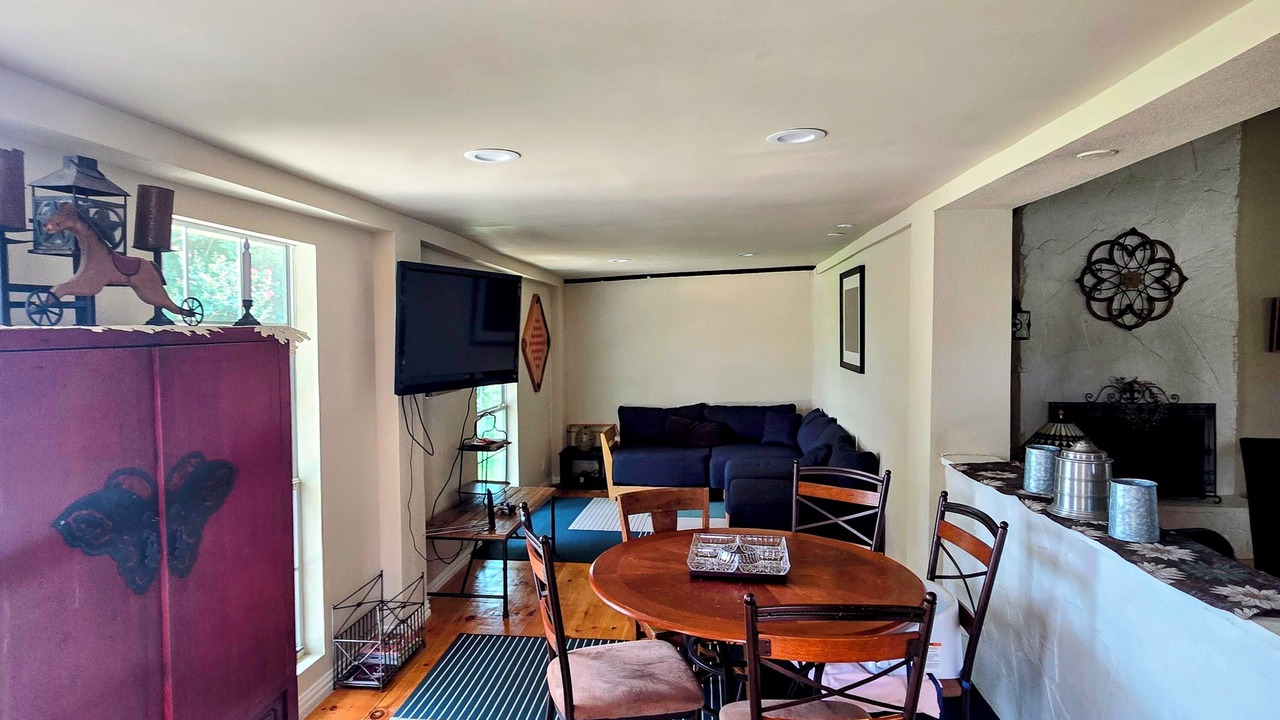 Photo of Bedroom in Manor