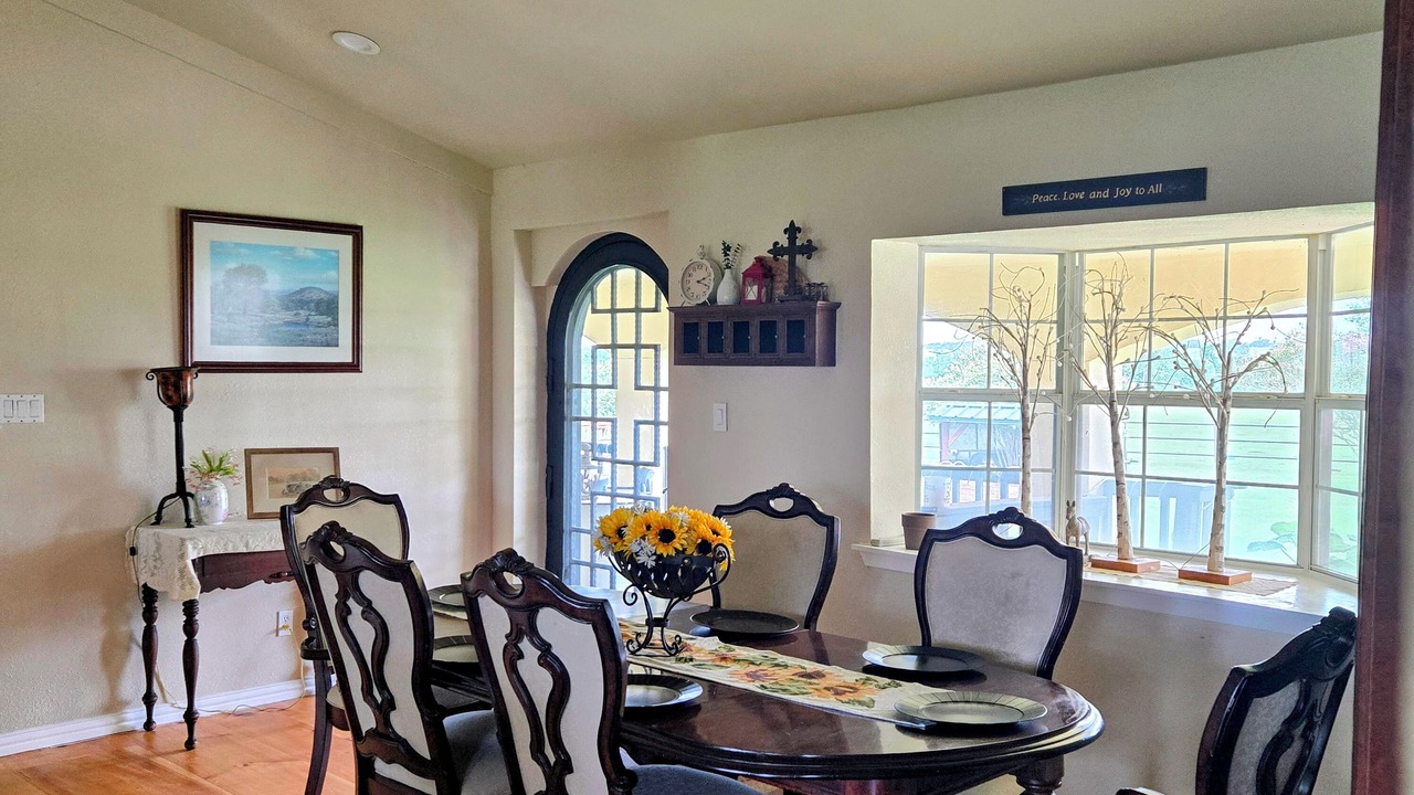Photo of Outdoor in Manor