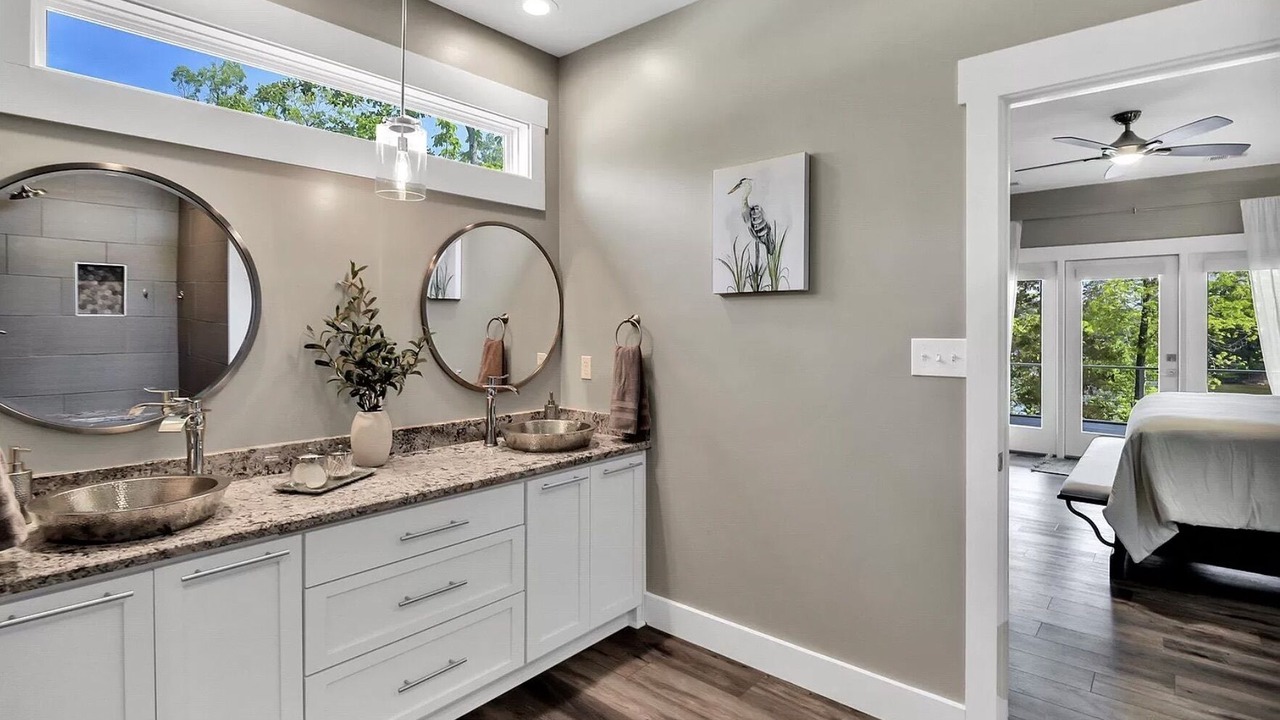 Photo of Bathroom in Chapin