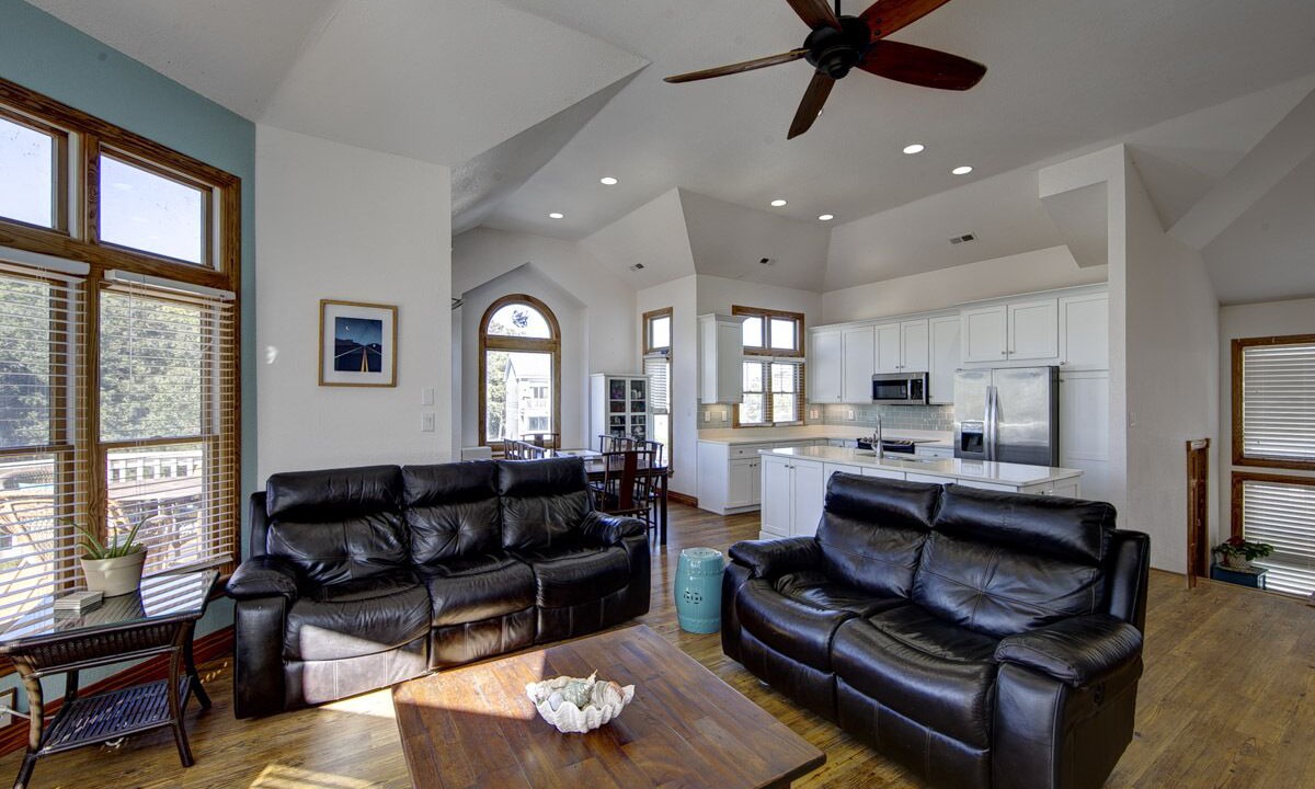 Photo of Livingroom in Monteray Shores