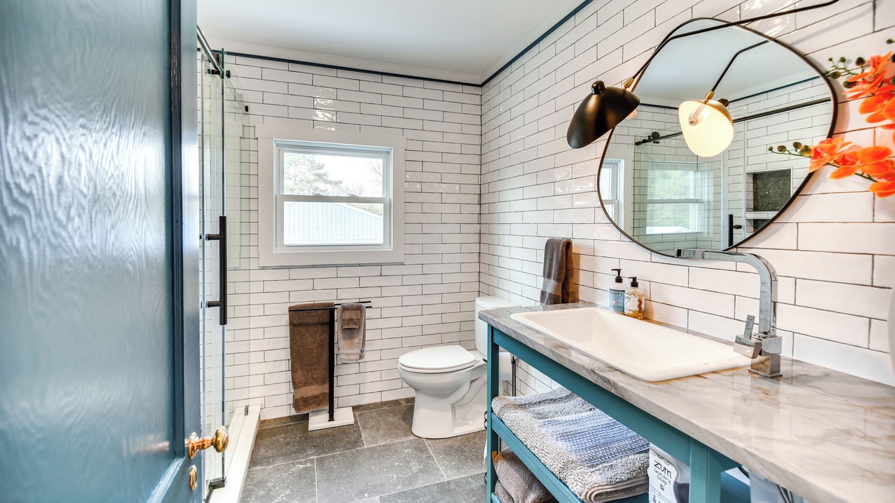 Photo of Bathroom in Wachapreague