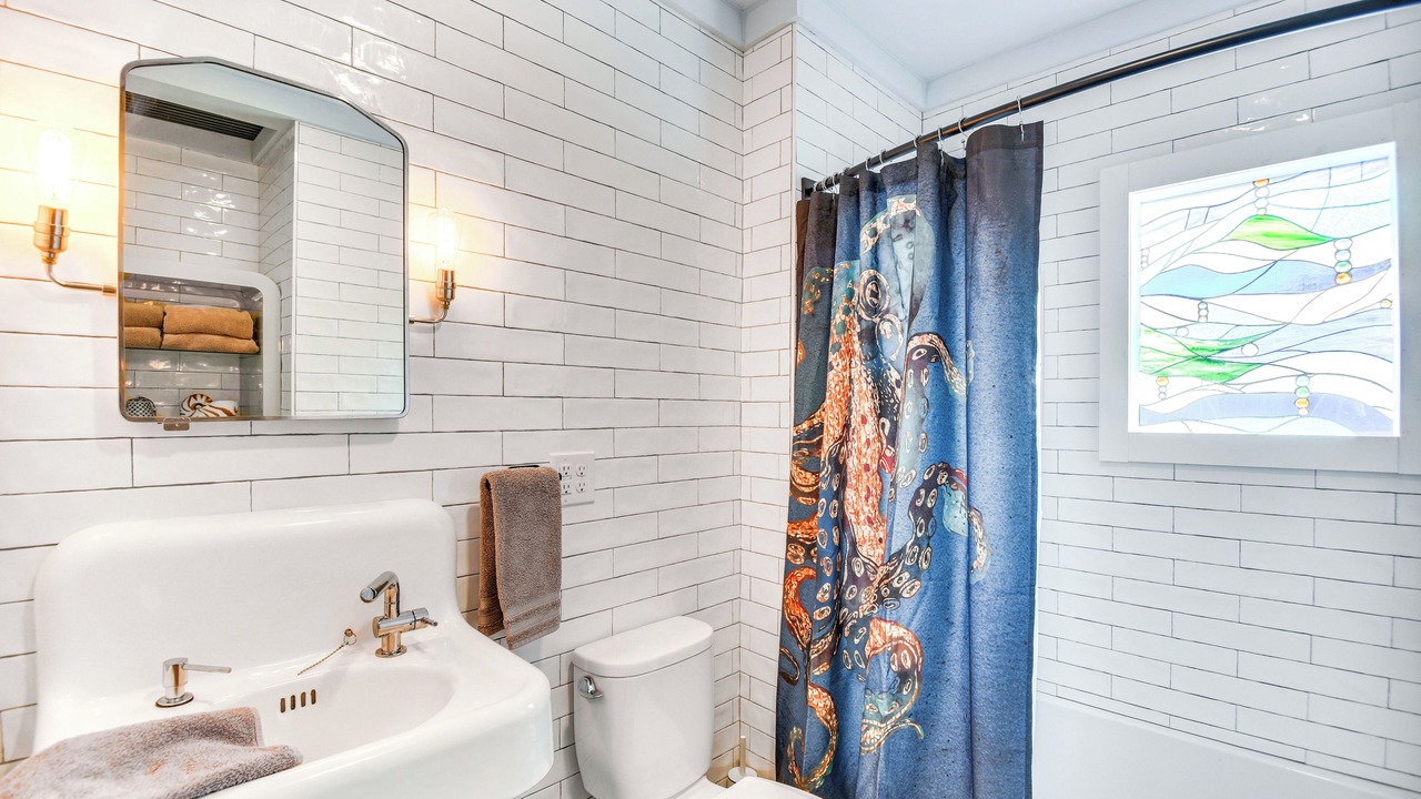 Photo of Bathroom in Wachapreague