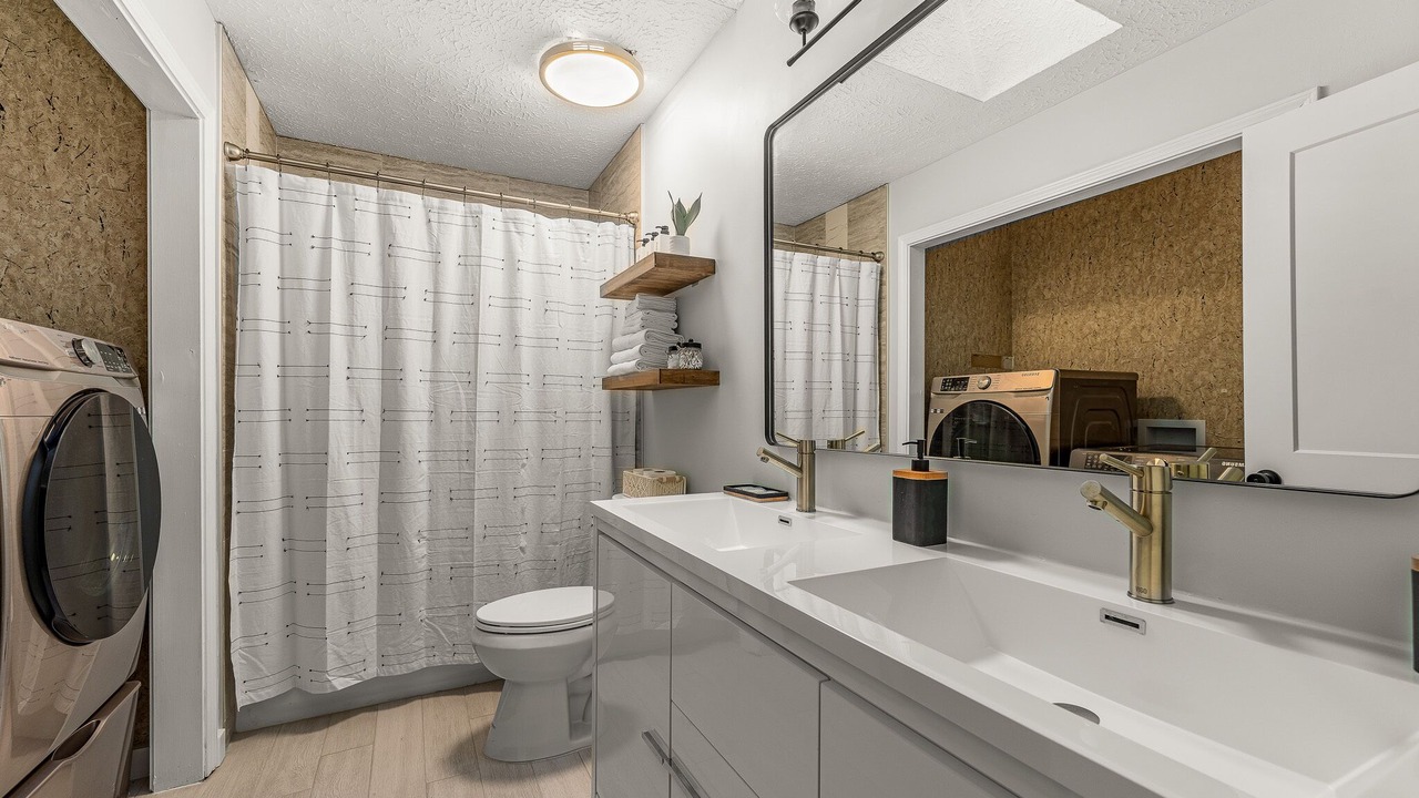 Photo of Bathroom in Roswell