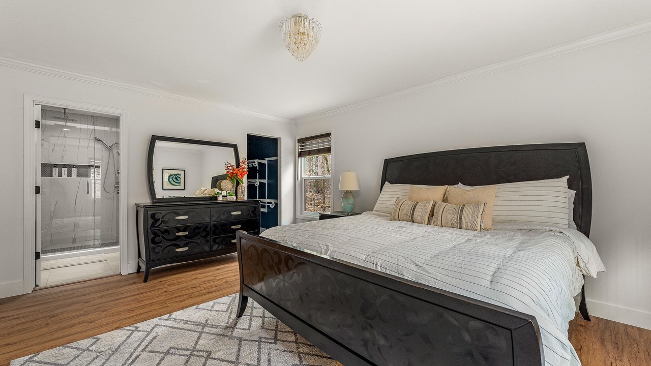 Photo of Bedroom in Roswell