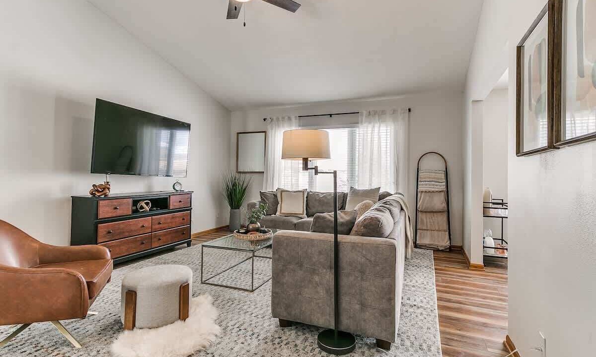 Photo of Livingroom in Ames