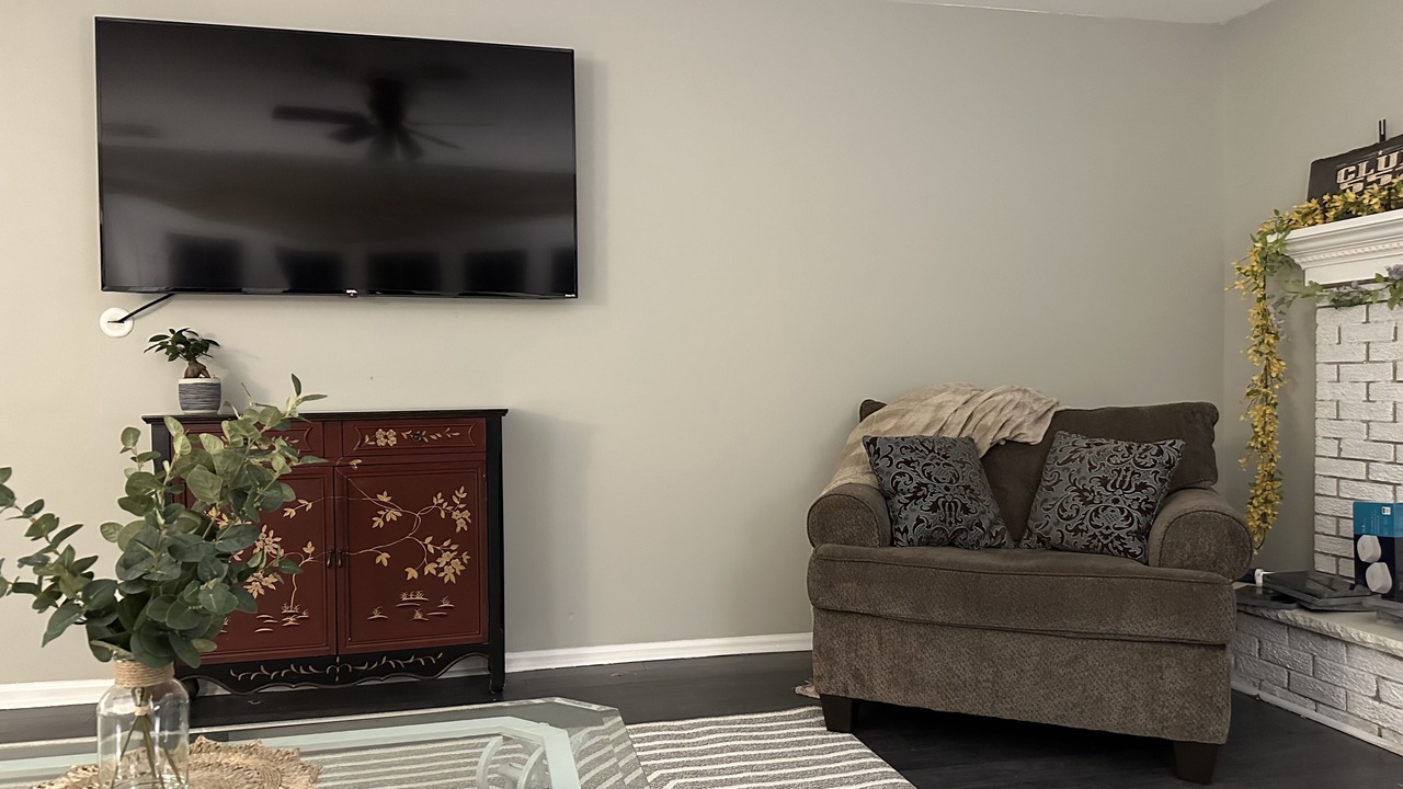 Photo of Livingroom in Jamesburg