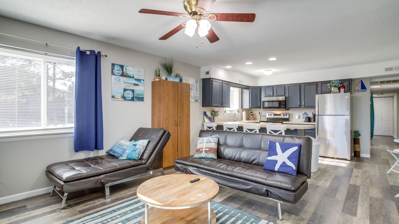 Photo of Livingroom in Caine Woods