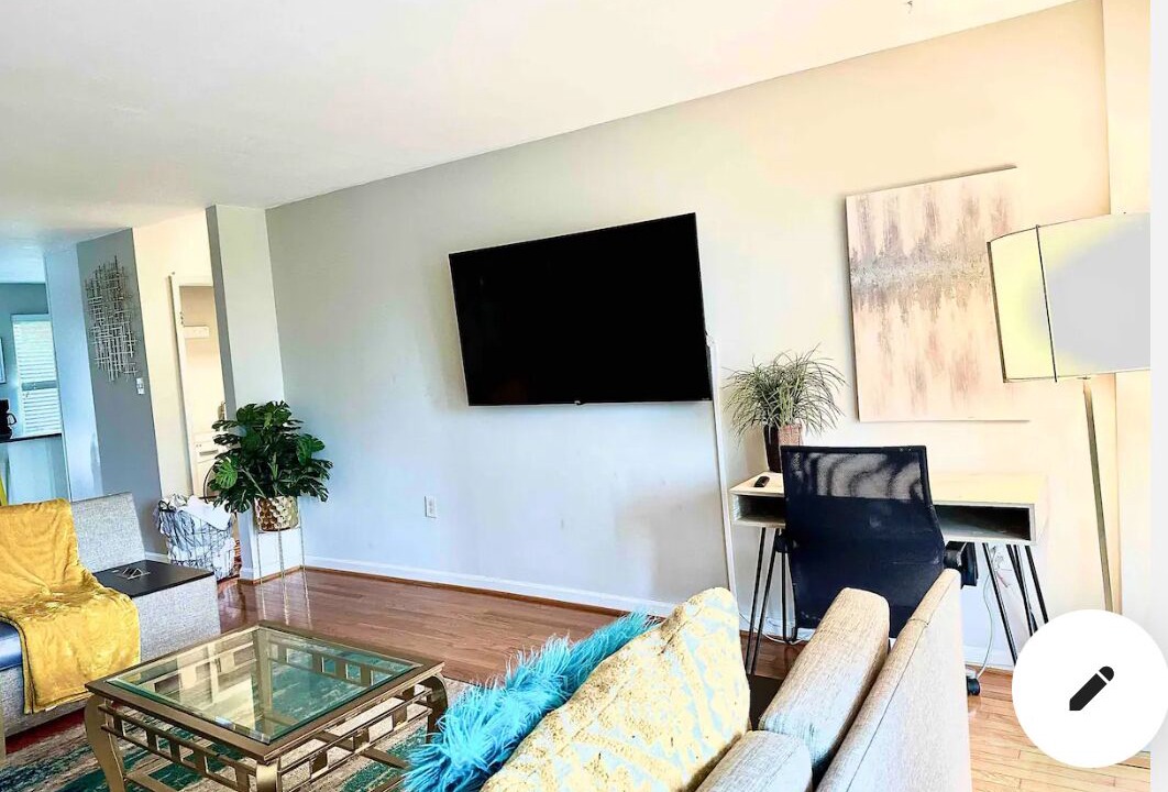 Photo of Livingroom in Aspen Hill
