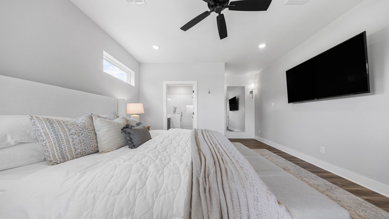 Photo of Bedroom in Leon Junction