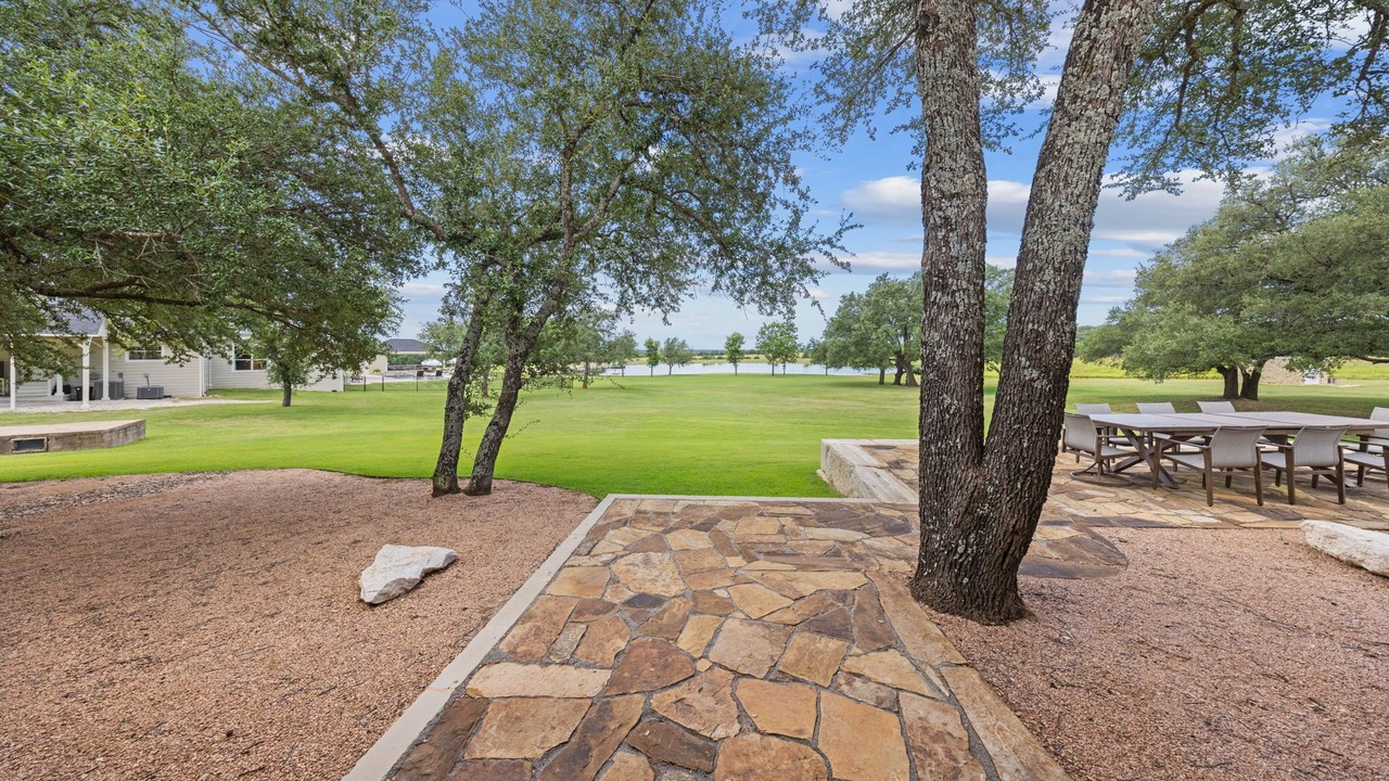 Photo of Outdoor in Leon Junction