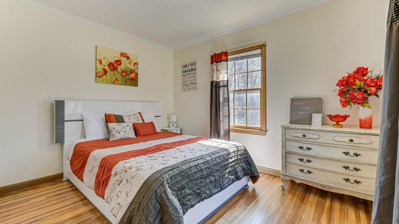 Photo of Bedroom in Ames