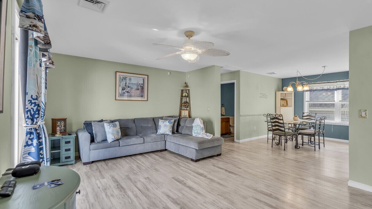 Photo of Livingroom in Ocean Gate