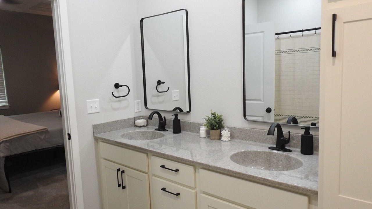 Photo of Bathroom in Mann