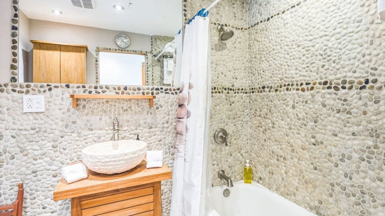 Photo of Bathroom in Keansburg