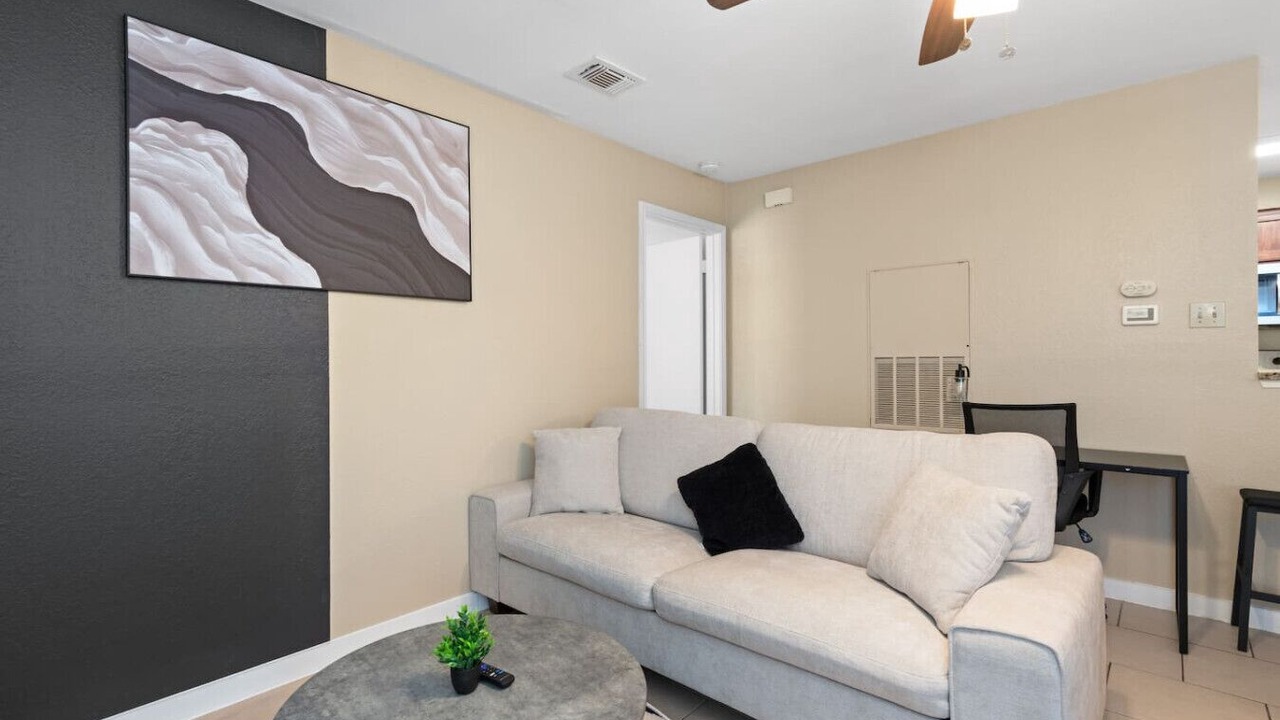Photo of Livingroom in McNeil