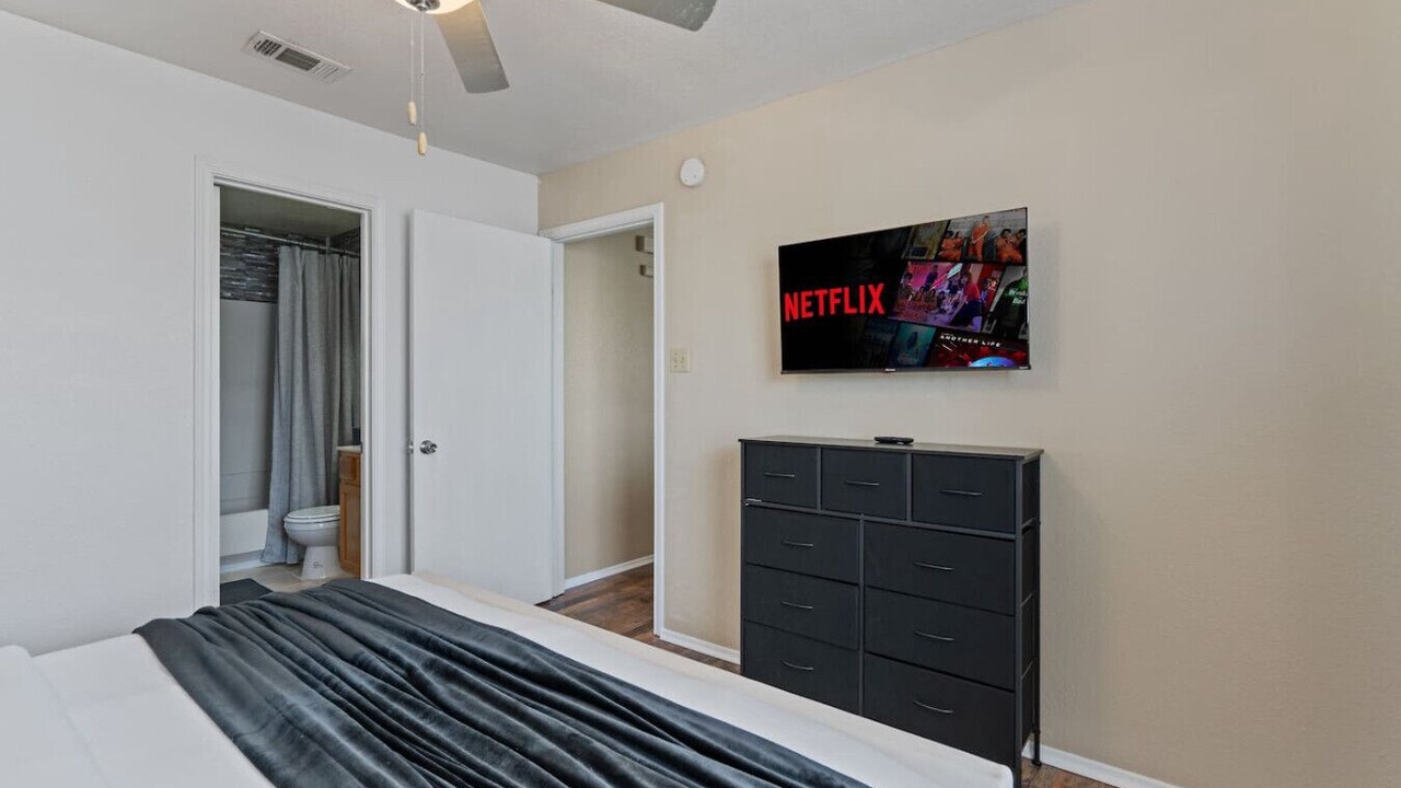 Photo of Bedroom in McNeil