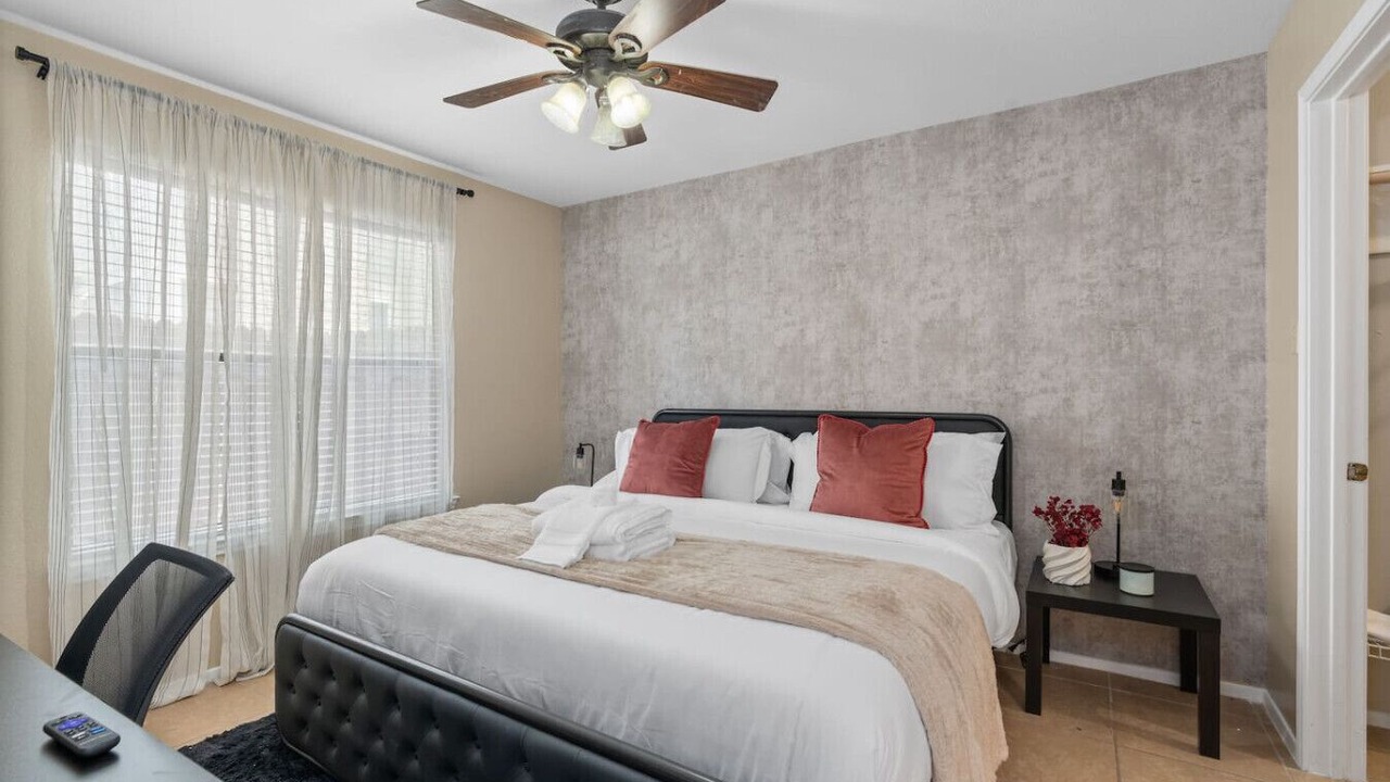 Photo of Bedroom in McNeil