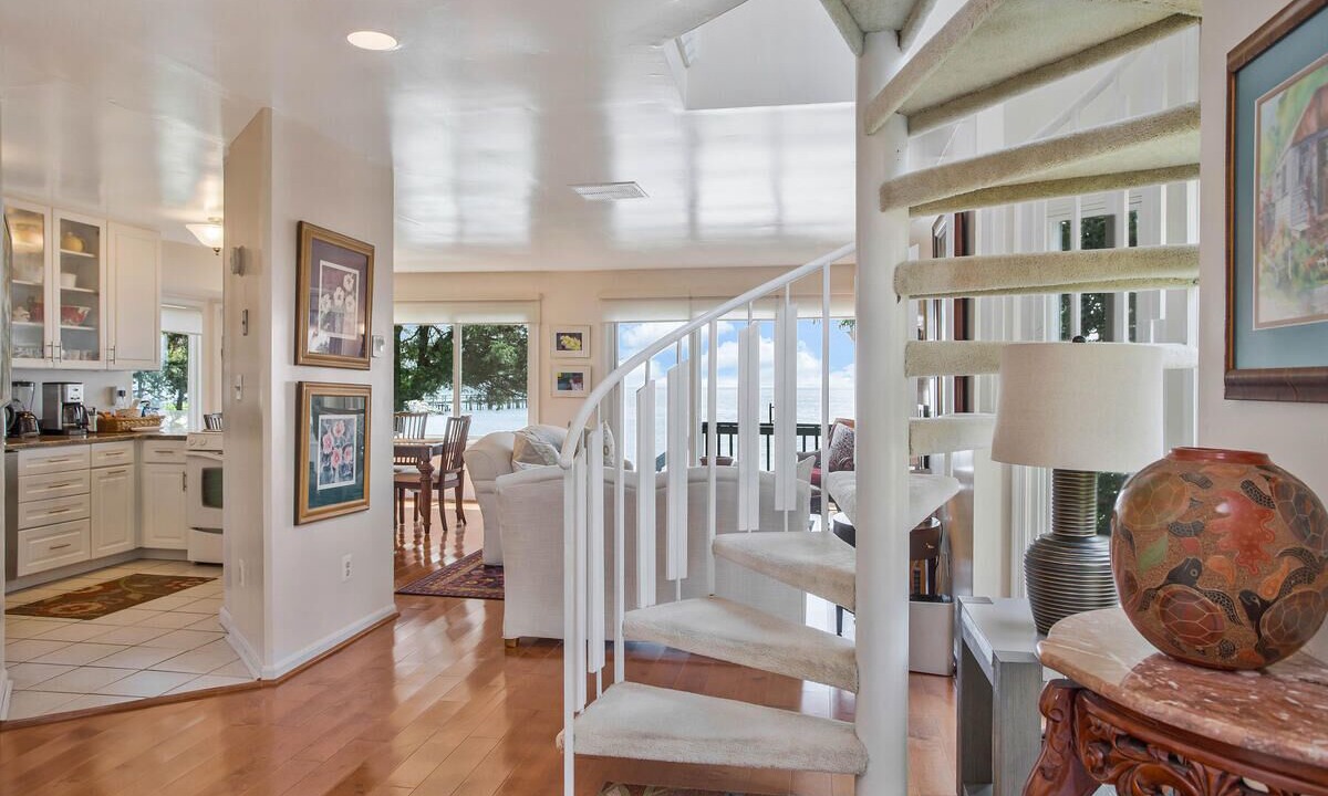 Photo of Livingroom in Shady Side